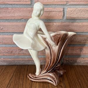 Vintage Haeger Pottery Lily Flower Dancer Ballerina Vase 3531 Yellow Brown